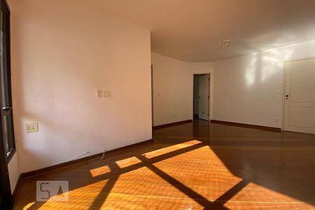 Sala de apartamento para alugar com 3 quartos, 72m² em Real Parque, São Paulo