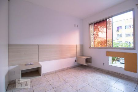 Quarto 1 de apartamento para alugar com 2 quartos, 50m² em Jardim Sulacap, Rio de Janeiro