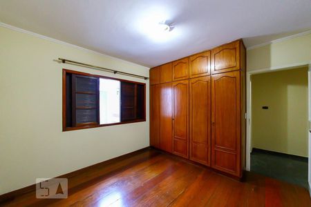 Quarto 1 de casa para alugar com 2 quartos, 120m² em Vila Constança, São Paulo