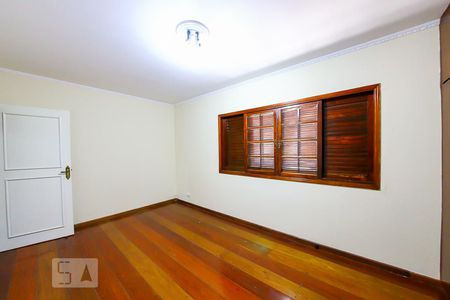 Quarto 2 de casa para alugar com 2 quartos, 120m² em Vila Constança, São Paulo