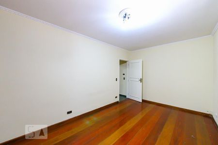 Quarto 2 de casa para alugar com 2 quartos, 120m² em Vila Constança, São Paulo