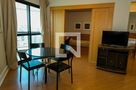 Sala de apartamento para alugar com 2 quartos, 100m² em Paraíso, São Paulo