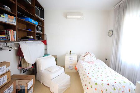 Quarto 1 de apartamento à venda com 3 quartos, 160m² em Planalto Paulista, São Paulo