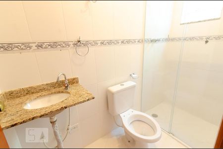 Banheiro suite 2 de casa de condomínio à venda com 2 quartos, 60m² em Vila Mesquita, São Paulo