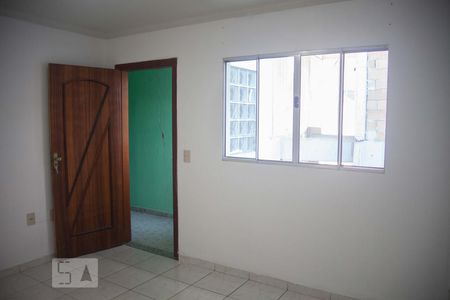 Sala de casa de condomínio para alugar com 2 quartos, 80m² em Chácara Califórnia, São Paulo