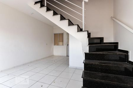 Sala de casa de condomínio para alugar com 2 quartos, 82m² em Parque Boturussu, São Paulo