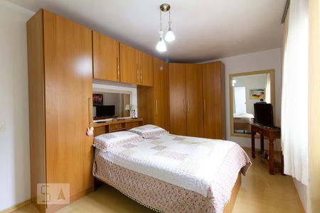 Suite de apartamento para alugar com 2 quartos, 110m² em Auxiliadora, Porto Alegre