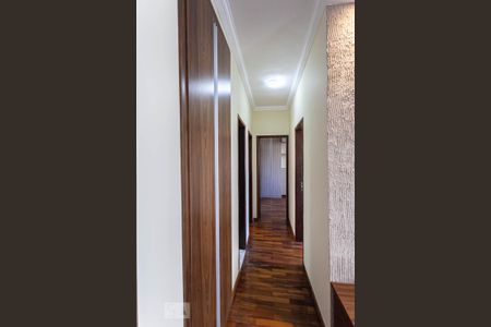Corredor de apartamento para alugar com 3 quartos, 70m² em Santa Cruz, Belo Horizonte