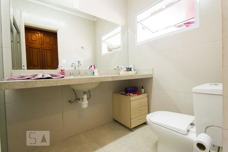 Banheiro da Suíte de casa à venda com 4 quartos, 280m² em Vila Brasílio Machado, São Paulo
