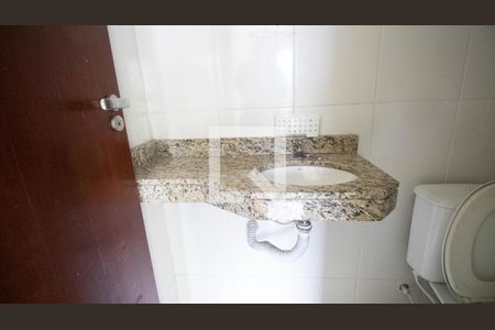 Lavabo de casa à venda com 2 quartos, 85m² em Parque Maria Domitila, São Paulo