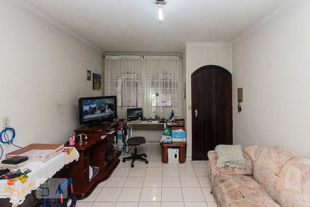 Casa à venda com 97m², 2 quartos e 2 vagasSala