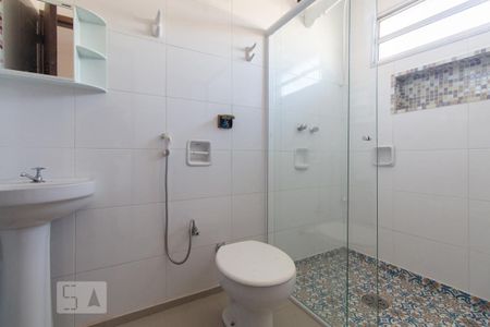 Casa à venda com 300m², 4 quartos e 4 vagas Casa à venda com 300m², 4 quartos e 4 vagasBanheiro