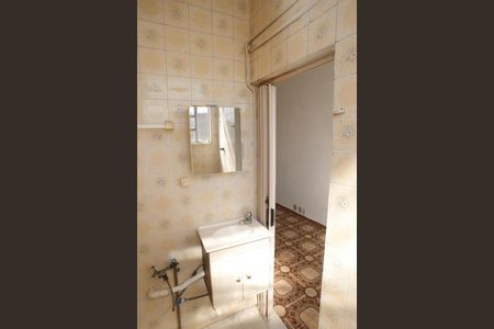Banheiro de apartamento para alugar com 1 quarto, 18m² em Praça da Bandeira, Rio de Janeiro