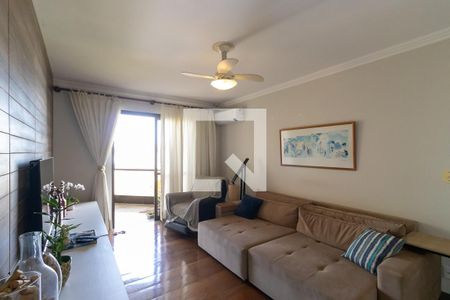 Sala de TV de apartamento à venda com 4 quartos, 269m² em Cambuí, Campinas