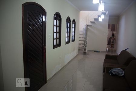 Sala de casa à venda com 3 quartos, 250m² em Vila Carrão, São Paulo