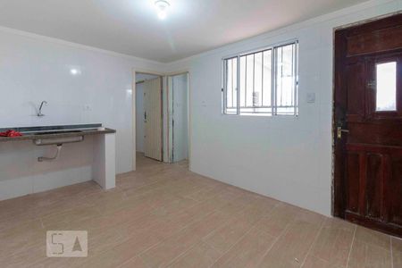 Cozinha de casa para alugar com 2 quartos, 110m² em Vila Nhocune, São Paulo