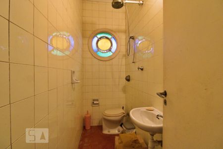 Casa para alugar com 350m², 3 quartos e 4 vagas Casa para alugar com 350m², 3 quartos e 4 vagasBanheiro de Serviço