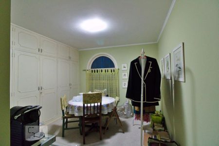 Casa para alugar com 350m², 3 quartos e 4 vagas Casa para alugar com 350m², 3 quartos e 4 vagasSuíte
