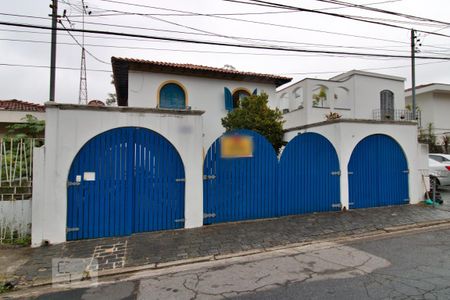 Casa para alugar com 350m², 3 quartos e 4 vagas Casa para alugar com 350m², 3 quartos e 4 vagasFachada