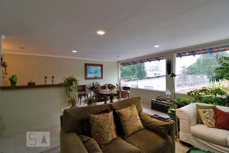 Casa para alugar com 350m², 3 quartos e 4 vagas Casa para alugar com 350m², 3 quartos e 4 vagasSala Intima