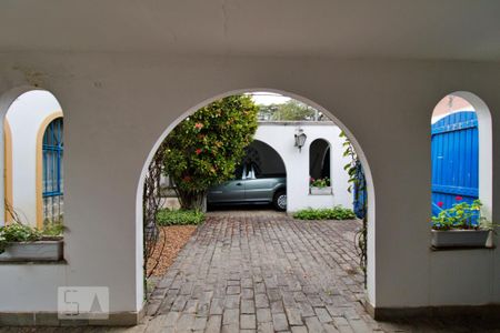 Casa para alugar com 350m², 3 quartos e 4 vagas Casa para alugar com 350m², 3 quartos e 4 vagasGaragem