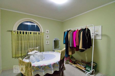 Casa para alugar com 350m², 3 quartos e 4 vagas Casa para alugar com 350m², 3 quartos e 4 vagasSuíte