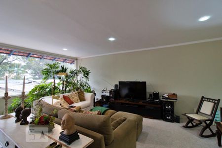 Casa para alugar com 350m², 3 quartos e 4 vagas Casa para alugar com 350m², 3 quartos e 4 vagasSala Intima