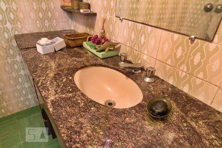 Casa para alugar com 350m², 3 quartos e 4 vagas Casa para alugar com 350m², 3 quartos e 4 vagasBanheiro da Suíte