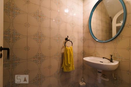 Casa para alugar com 350m², 3 quartos e 4 vagas Casa para alugar com 350m², 3 quartos e 4 vagasLavabo do Salão Inferior