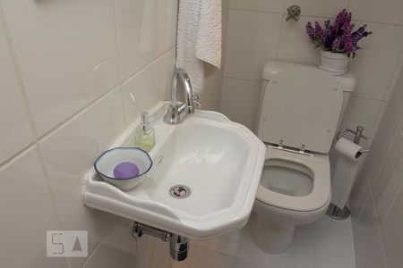 Detalhe lavabo de casa de condomínio à venda com 2 quartos, 92m² em Vila Anglo Brasileira, São Paulo