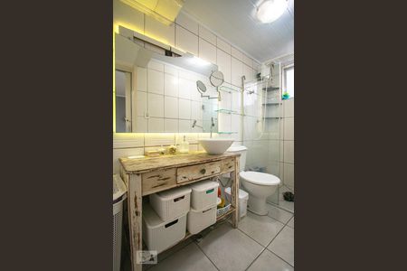 Banheiro de apartamento à venda com 1 quarto, 46m² em Protásio Alves, Porto Alegre