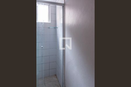 Banheiro de apartamento à venda com 1 quarto, 34m² em Vila Nova, Porto Alegre
