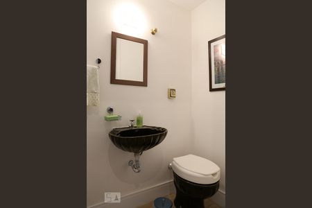 Lavabo de apartamento à venda com 3 quartos, 185m² em Real Parque, São Paulo