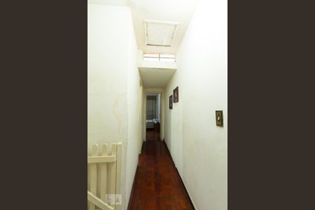 Casa à venda com 134m², 2 quartos e 1 vaga Casa à venda com 134m², 2 quartos e 1 vagaEscada