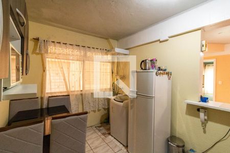 Cozinha de apartamento à venda com 1 quarto, 45m² em Partenon, Porto Alegre