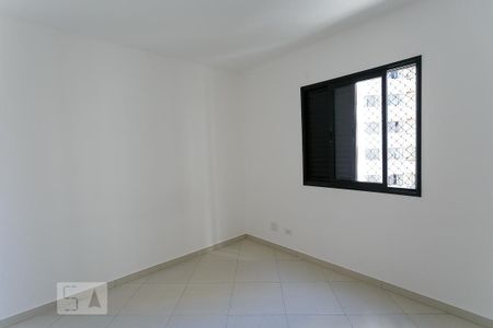 Quarto -1 de apartamento para alugar com 2 quartos, 72m² em Jardim Maria Rosa, Taboão da Serra