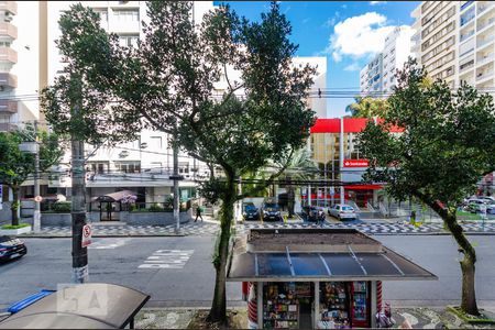 Vista sala de apartamento para alugar com 1 quarto, 60m² em Gonzaga, Santos