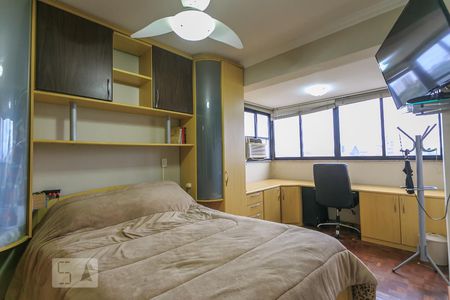 Suíte de apartamento à venda com 2 quartos, 77m² em Cristo Redentor, Porto Alegre