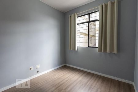 Quarto 1  de apartamento para alugar com 3 quartos, 70m² em Heliópolis, Belo Horizonte