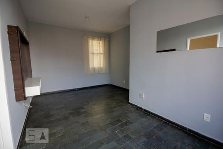Sala de apartamento para alugar com 3 quartos, 70m² em Heliópolis, Belo Horizonte