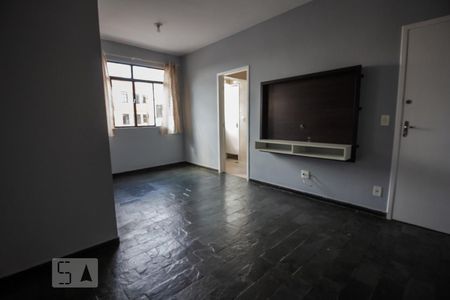 Sala de apartamento para alugar com 3 quartos, 70m² em Heliópolis, Belo Horizonte