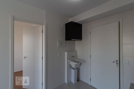 Sala / Cozinha / Lavanderia de apartamento para alugar com 1 quarto, 28m² em Vila Palmeiras, São Paulo