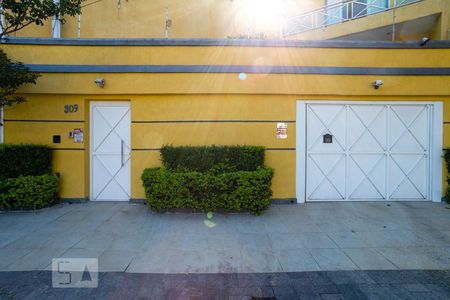 Casa à venda com 134m², 4 quartos e 2 vagas Casa à venda com 134m², 4 quartos e 2 vagasFachada