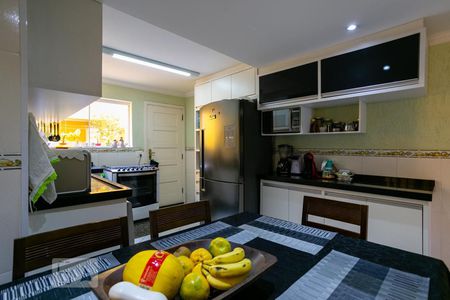 Casa à venda com 134m², 4 quartos e 2 vagas Casa à venda com 134m², 4 quartos e 2 vagasCopa/Cozinha