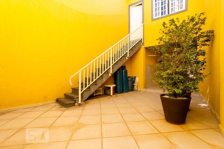 Casa à venda com 134m², 4 quartos e 2 vagas Casa à venda com 134m², 4 quartos e 2 vagasQuintal