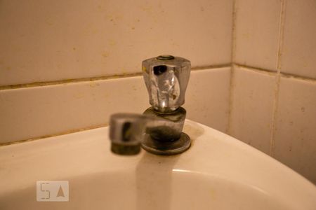 Casa à venda com 134m², 4 quartos e 2 vagas Casa à venda com 134m², 4 quartos e 2 vagasBanheiro de Serviço