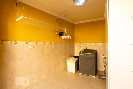 Casa à venda com 134m², 4 quartos e 2 vagas Casa à venda com 134m², 4 quartos e 2 vagasÁrea de Serviço