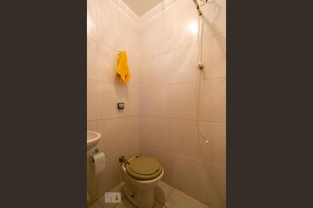 Casa à venda com 134m², 4 quartos e 2 vagas Casa à venda com 134m², 4 quartos e 2 vagasBanheiro de Serviço