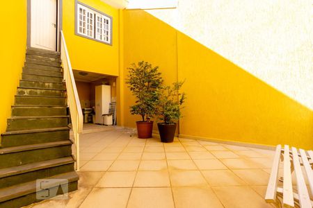 Casa à venda com 134m², 4 quartos e 2 vagas Casa à venda com 134m², 4 quartos e 2 vagasQuintal