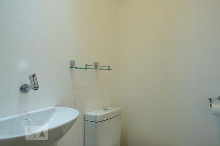 Lavabo de apartamento para alugar com 2 quartos, 108m² em Água Branca, São Paulo